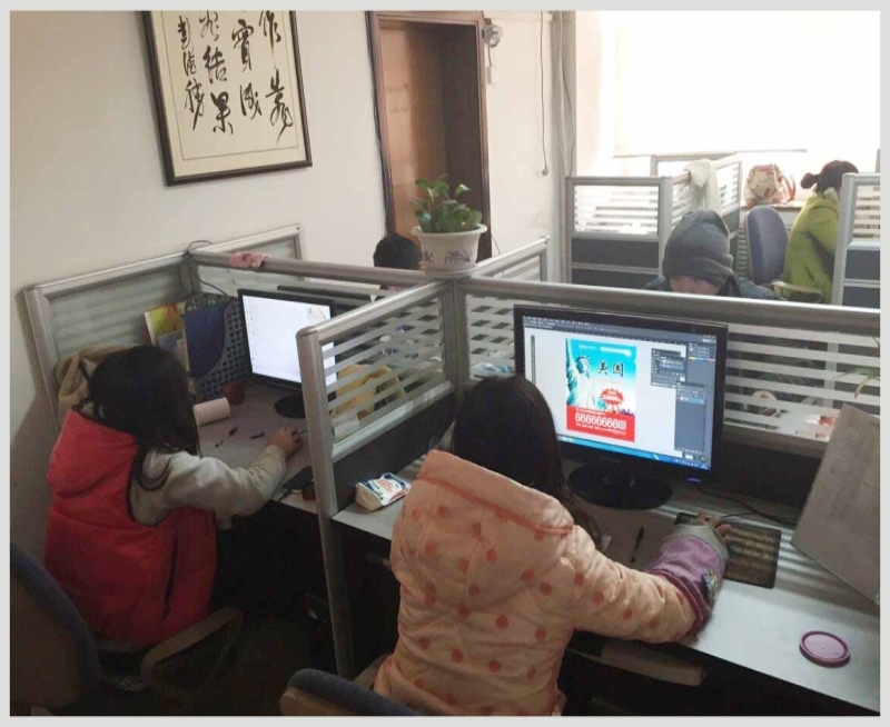专业的户外媒体创意团队,为客户提供优秀的创意设计及高品质的户外广告制作服务